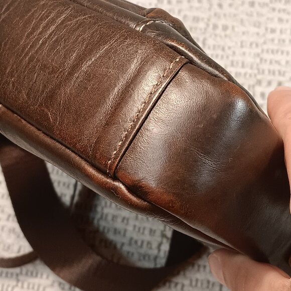 Bull Captain men's or unisex brown leather crossbody bag - Picture 6 of 16
